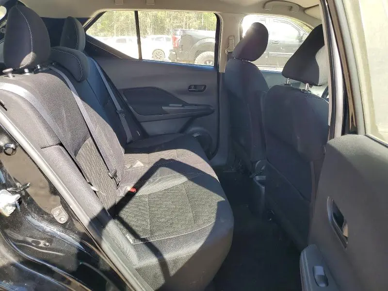 2022 NISSAN KICKS S  