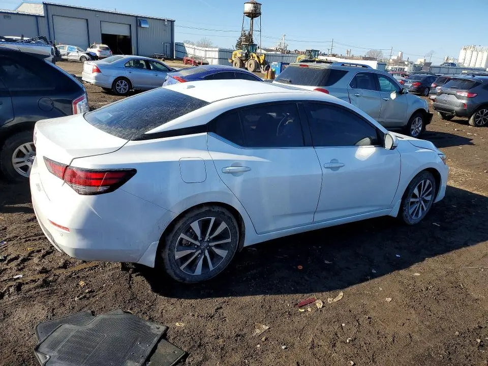 2025 NISSAN SENTRA SV  