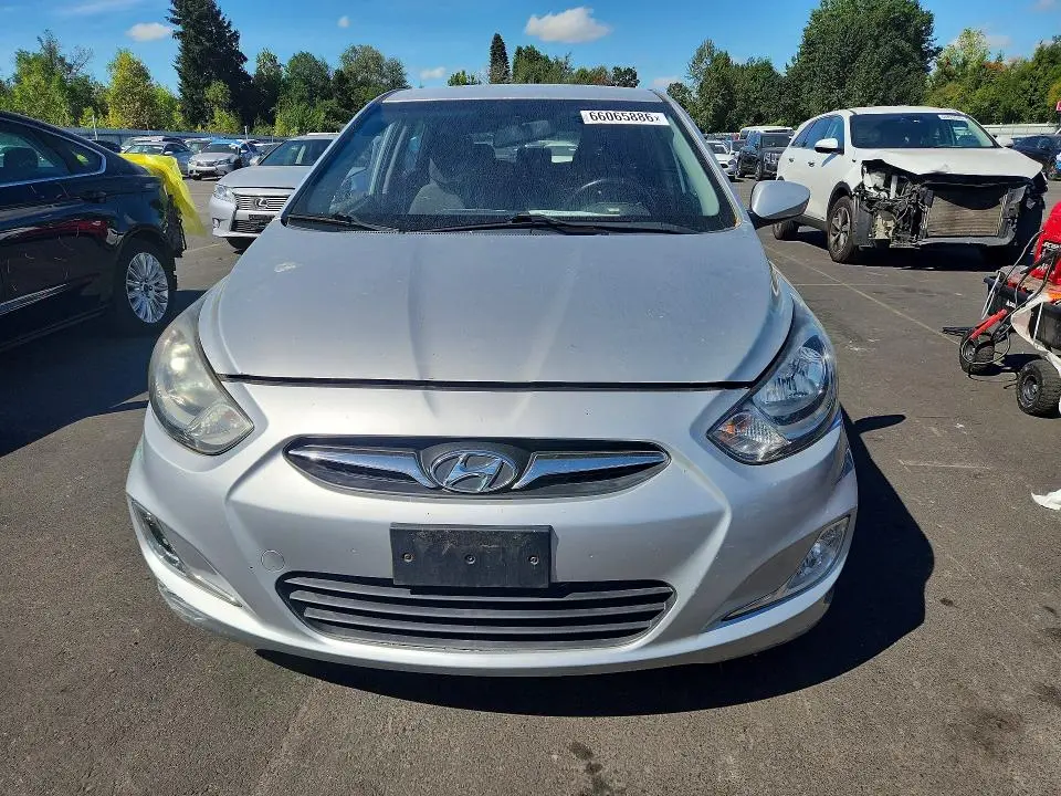 2012 HYUNDAI ACCENT SE  