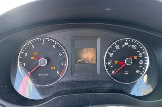 2013 VOLKSWAGEN JETTA SE  