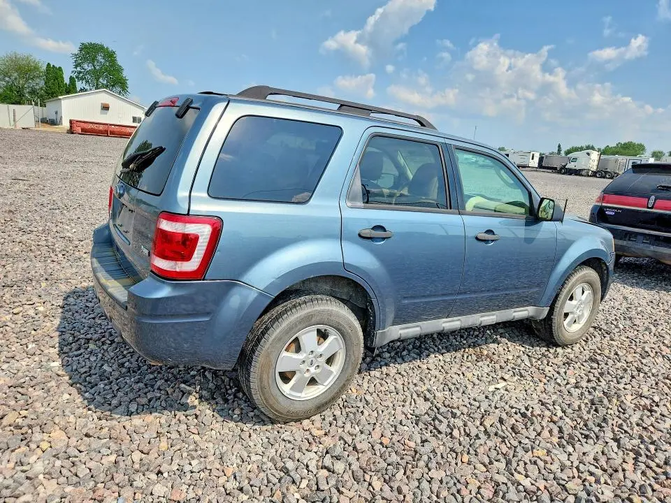 2011 FORD ESCAPE XLT  
