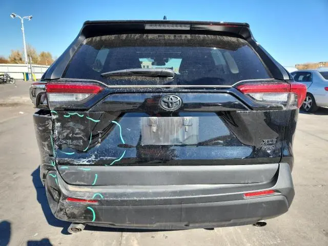 2019 TOYOTA RAV4 XLE  
