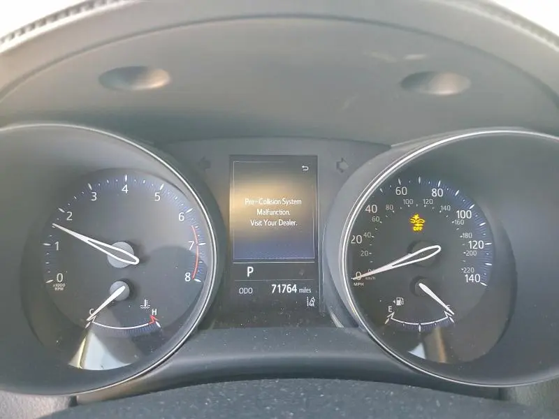 2020 TOYOTA C-HR XLE  