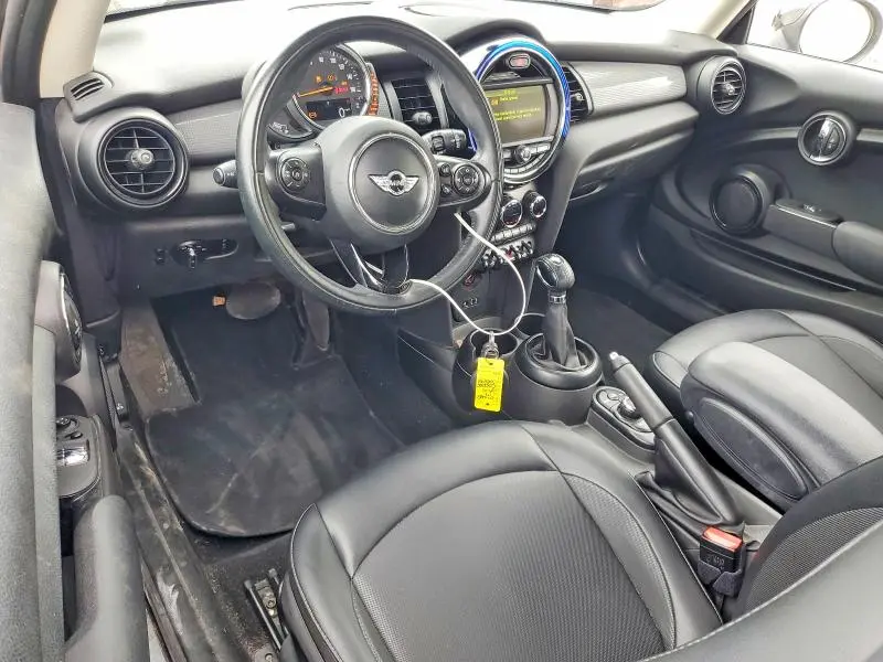2017 MINI COOPER   