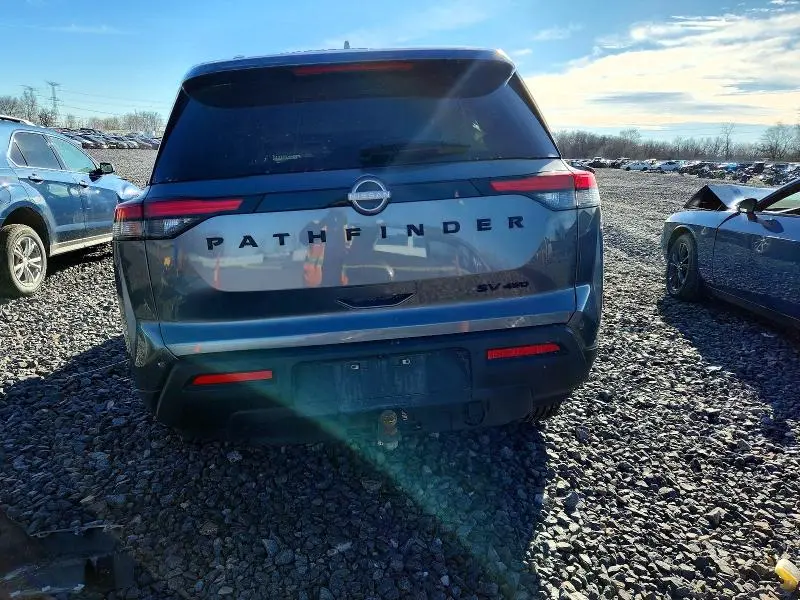 2022 NISSAN PATHFINDER SV  
