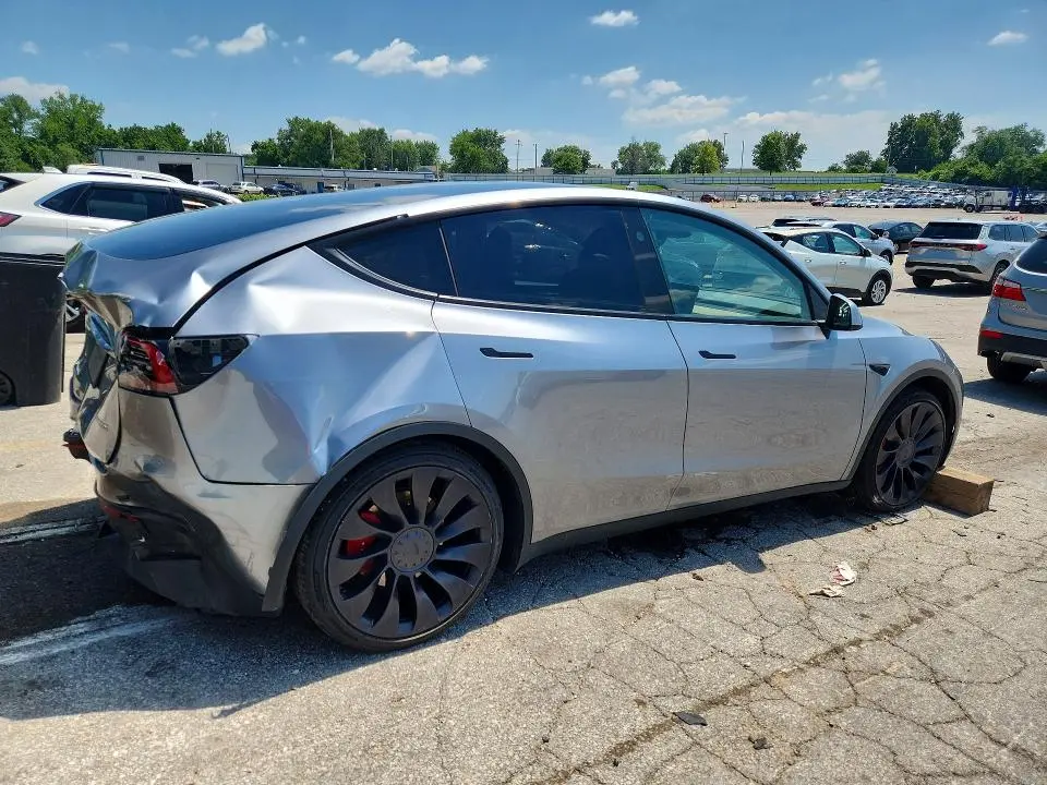 2024 TESLA MODEL Y   