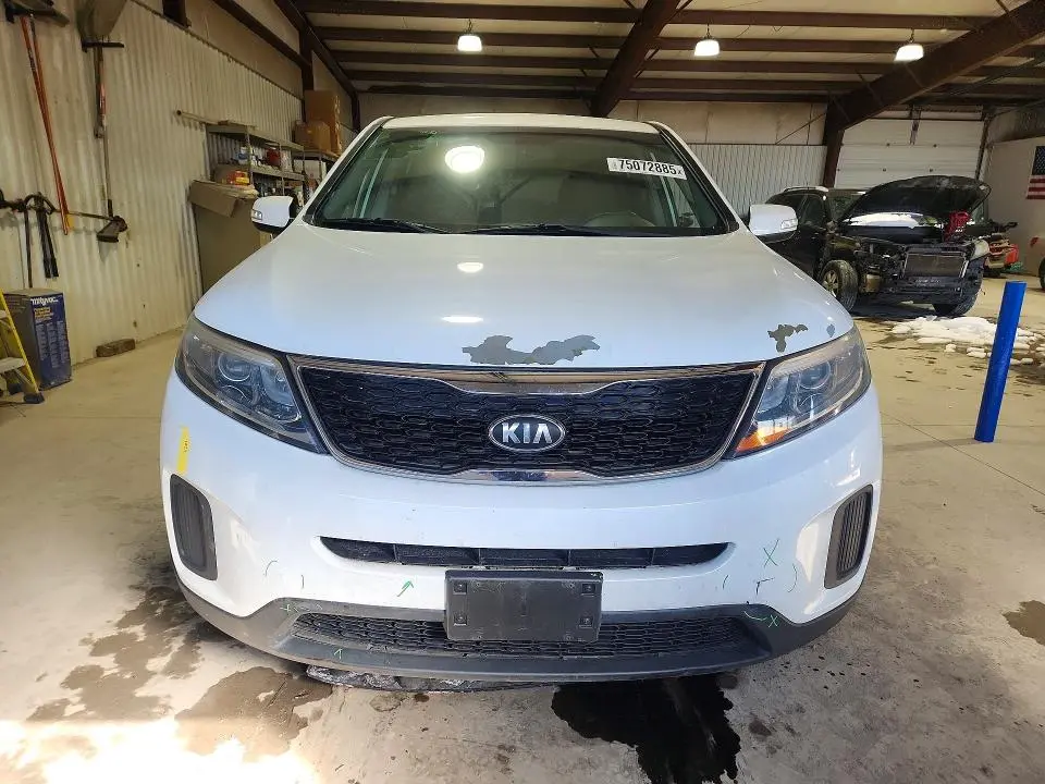 2015 KIA SORENTO LX  