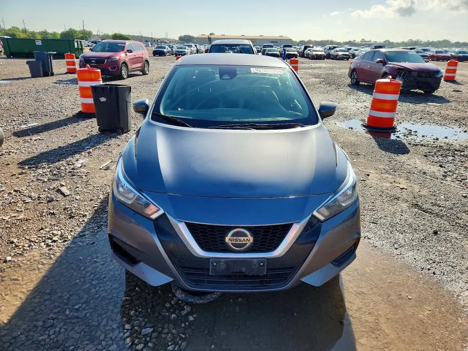 2021 NISSAN VERSA SV  