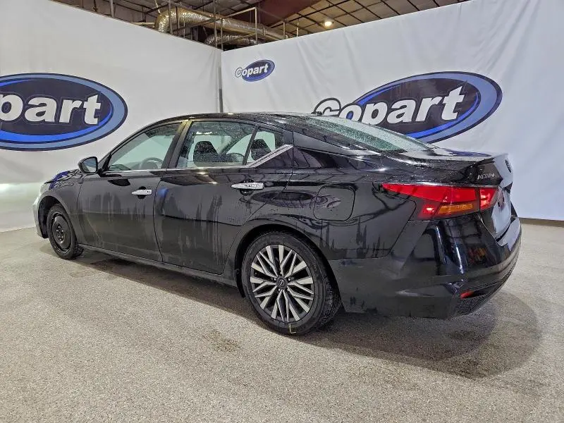 2023 NISSAN ALTIMA SV  