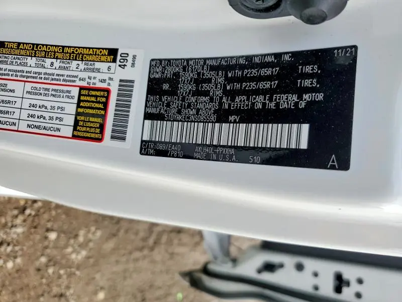 2022 TOYOTA SIENNA XLE  