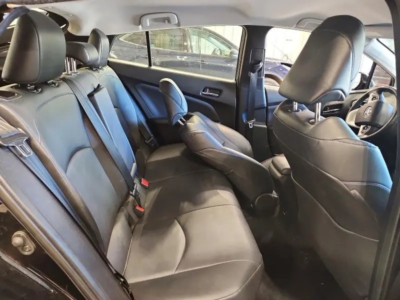 2018 TOYOTA PRIUS FOUR TOURING  