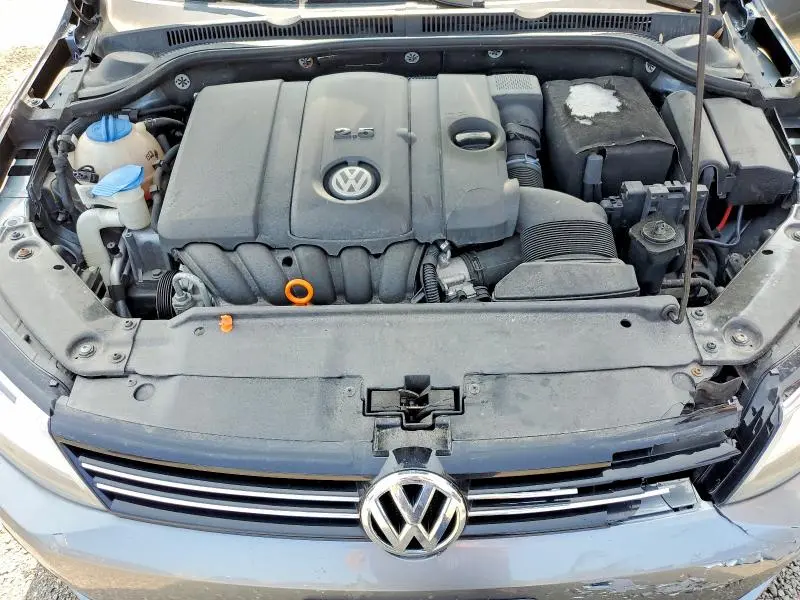 2012 VOLKSWAGEN JETTA SE  