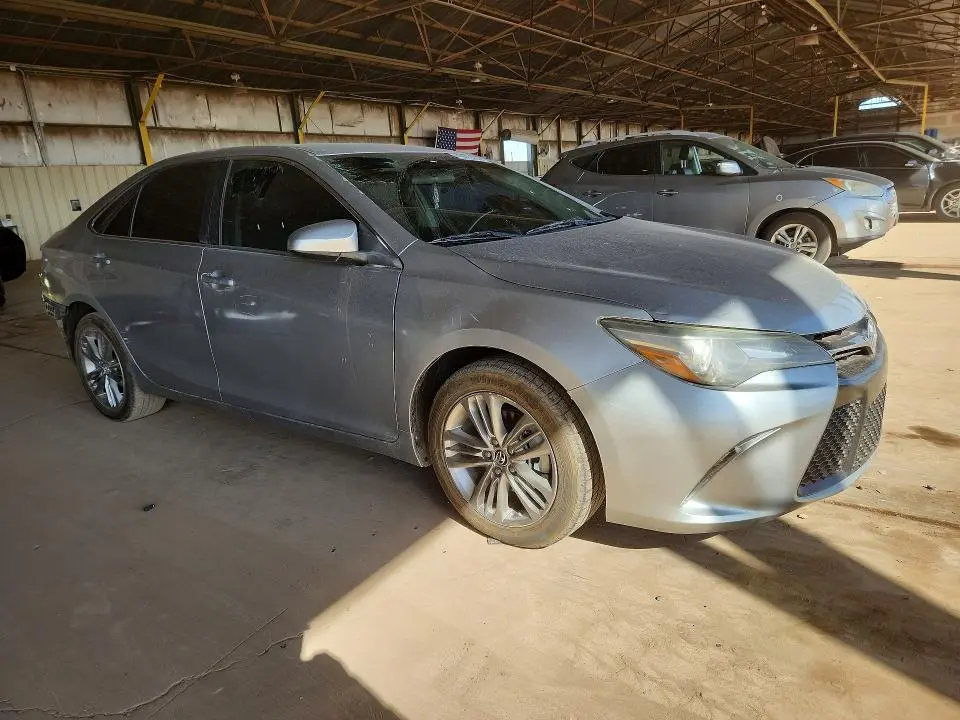 2015 TOYOTA CAMRY SE  