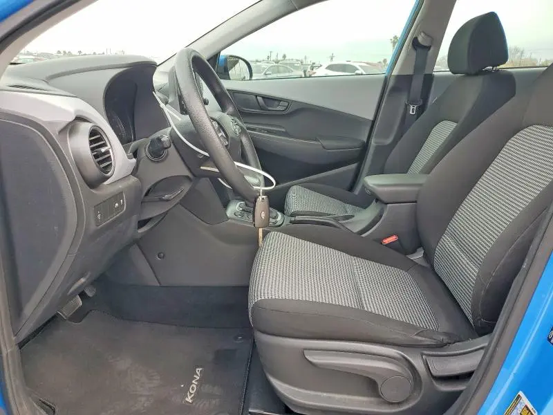 2019 HYUNDAI KONA SE  