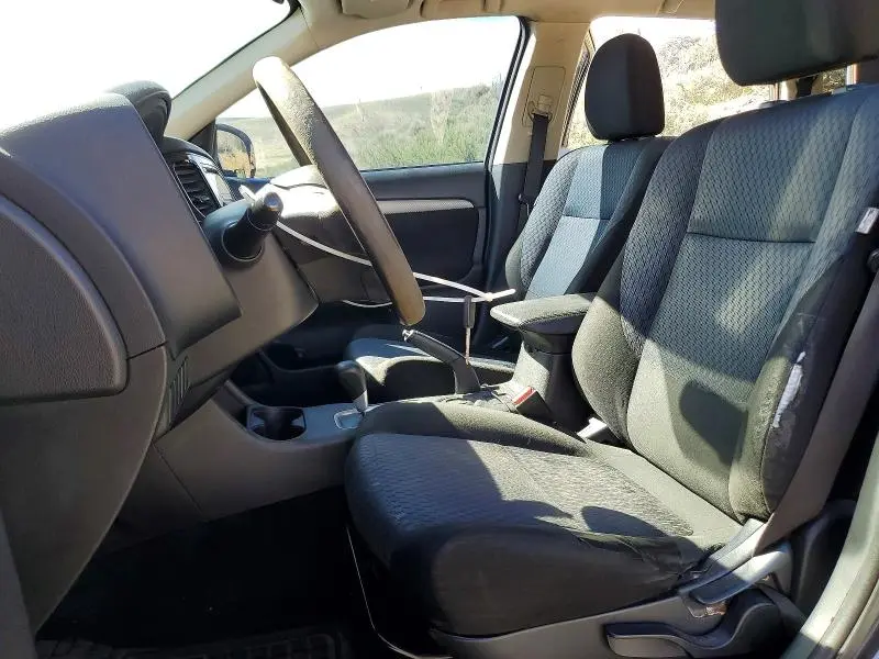 2014 MITSUBISHI OUTLANDER ES  