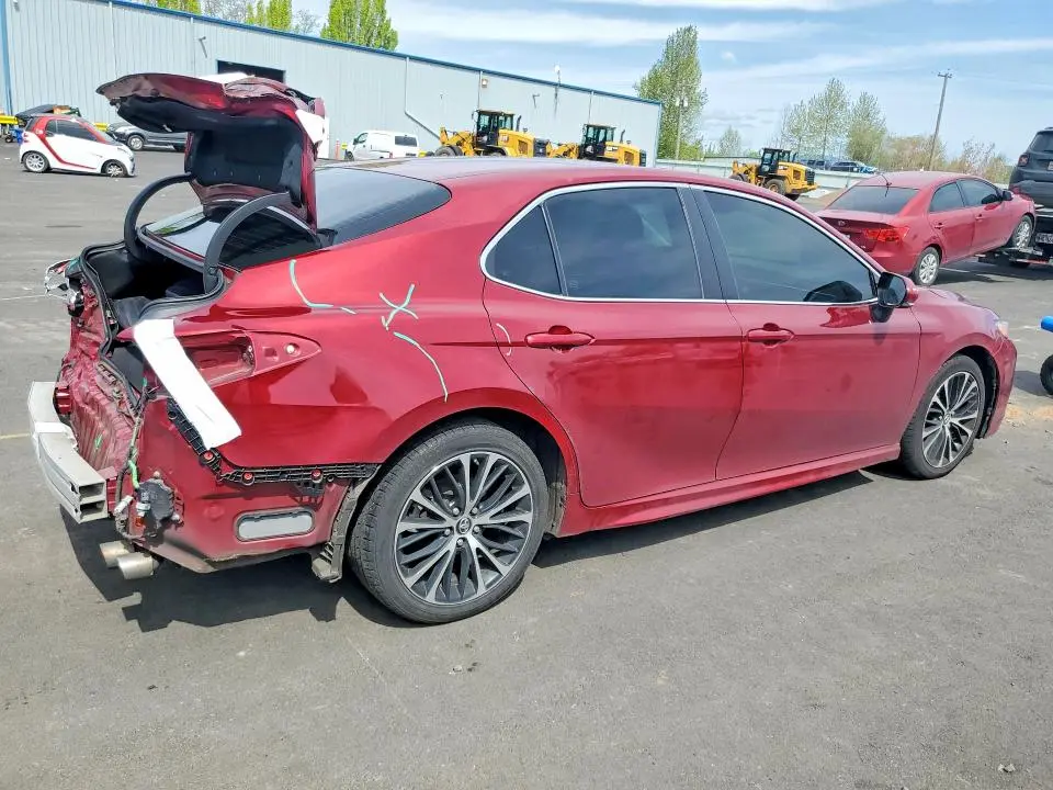 2018 TOYOTA CAMRY SE  