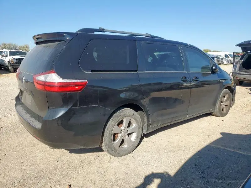 2017 TOYOTA SIENNA LE  