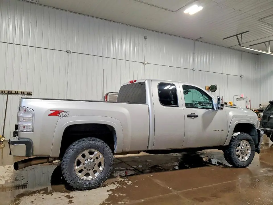 2011 CHEVROLET SILVERADO K2500 HEAVY DUTY LT  