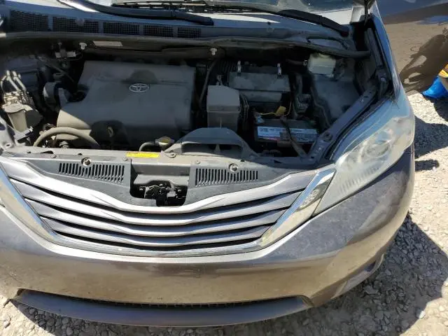 2016 TOYOTA SIENNA XLE  