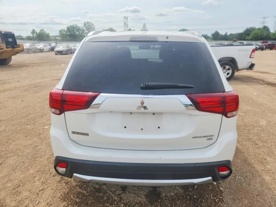2017 MITSUBISHI OUTLANDER SE  