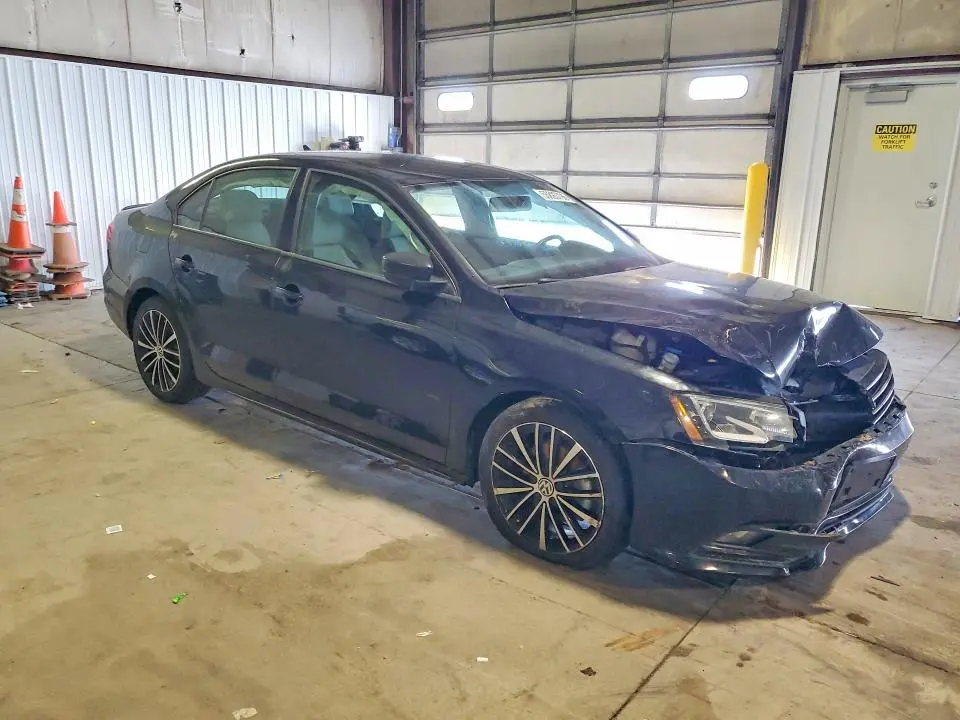 2015 VOLKSWAGEN JETTA SE  