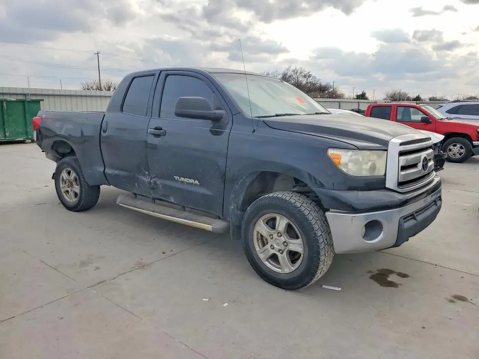 2011 TOYOTA TUNDRA DOUBLE CAB SR5  