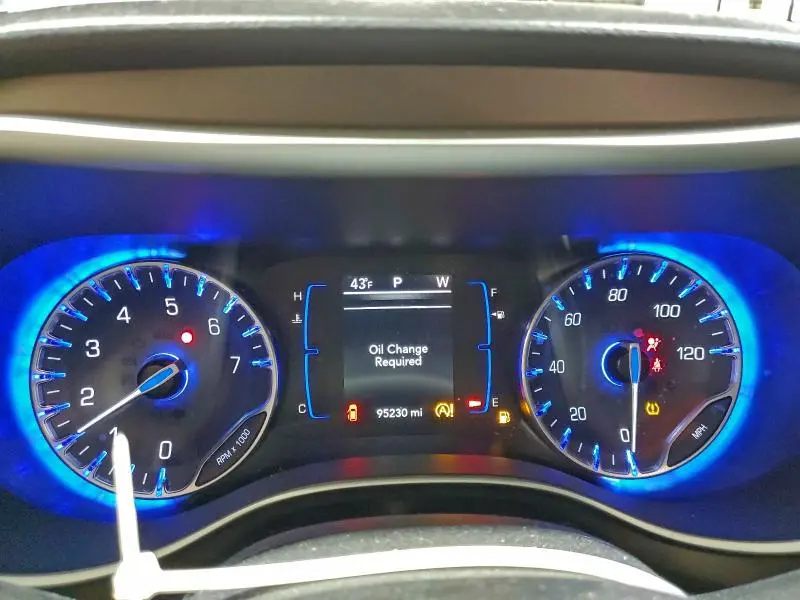 2021 CHRYSLER VOYAGER LX  