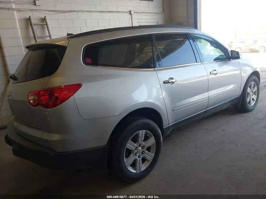 2011 CHEVROLET TRAVERSE 2LT