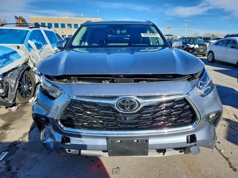 2022 TOYOTA HIGHLANDER PLATINUM  
