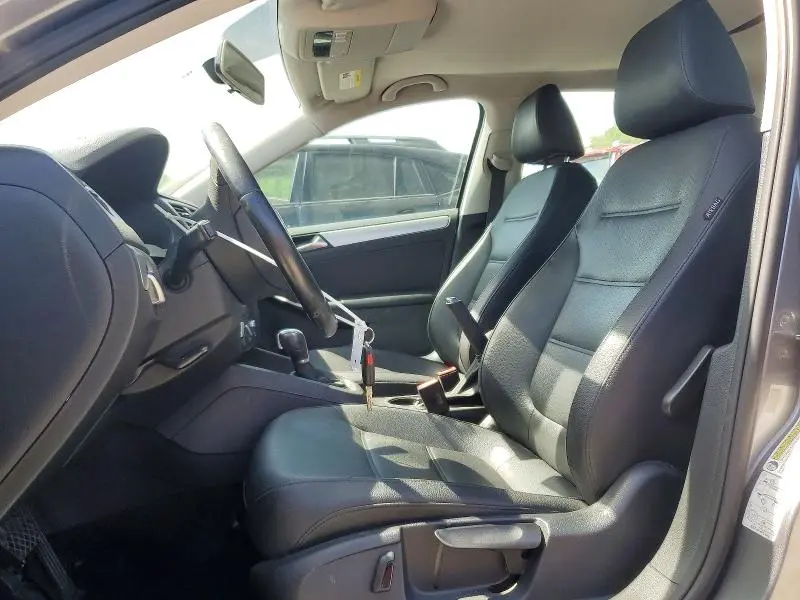 2013 VOLKSWAGEN JETTA SE  