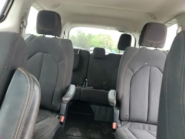 2017 CHRYSLER PACIFICA LX  