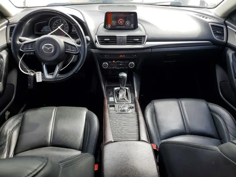 2018 MAZDA 3 TOURING  