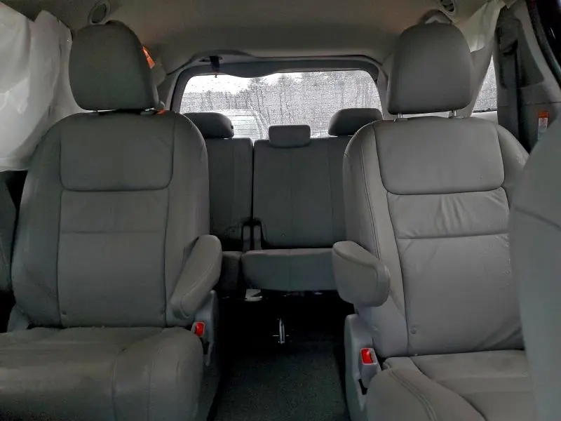 2017 TOYOTA SIENNA XLE  