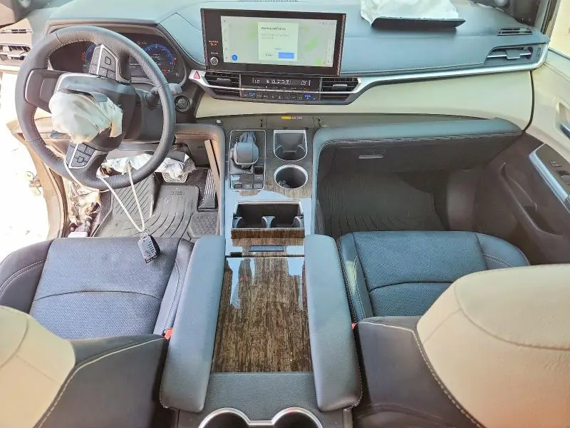 2025 TOYOTA SIENNA PLATINUM 7-PASSENGER  