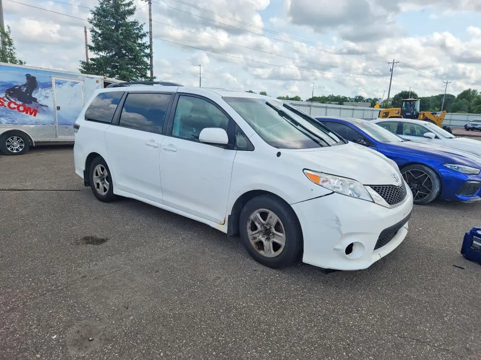 2011 TOYOTA SIENNA SPORT  