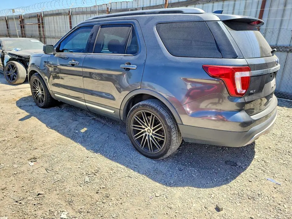 2017 FORD EXPLORER XLT  