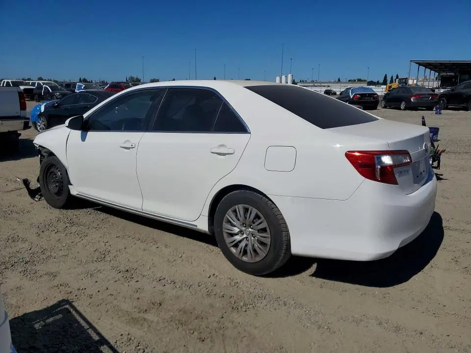2014 TOYOTA CAMRY LE  
