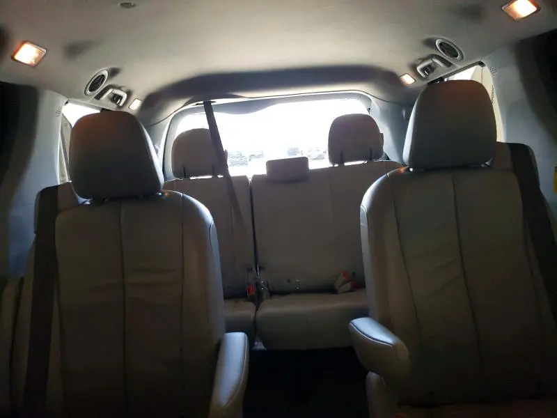 2014 TOYOTA SIENNA XLE 7-PASSENGER  