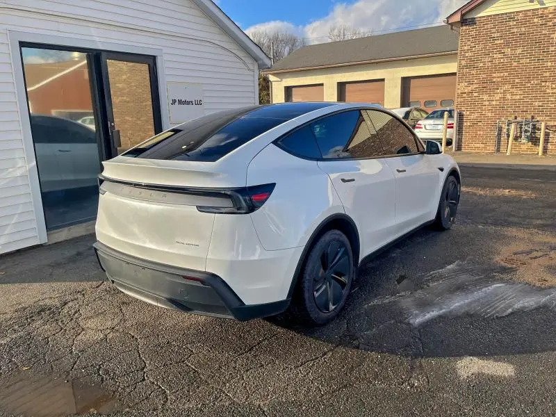 2026 TESLA MODEL Y   