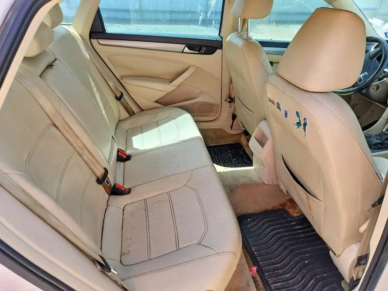 2015 VOLKSWAGEN PASSAT S  