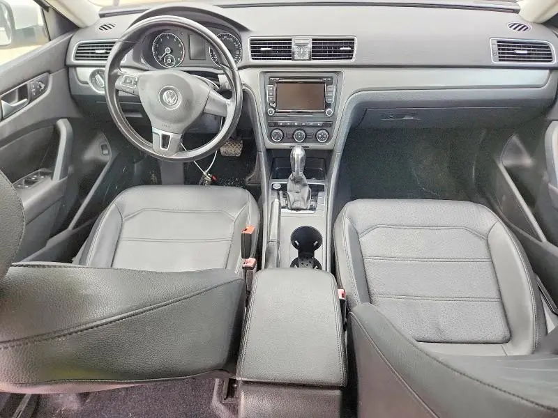 2015 VOLKSWAGEN PASSAT S  