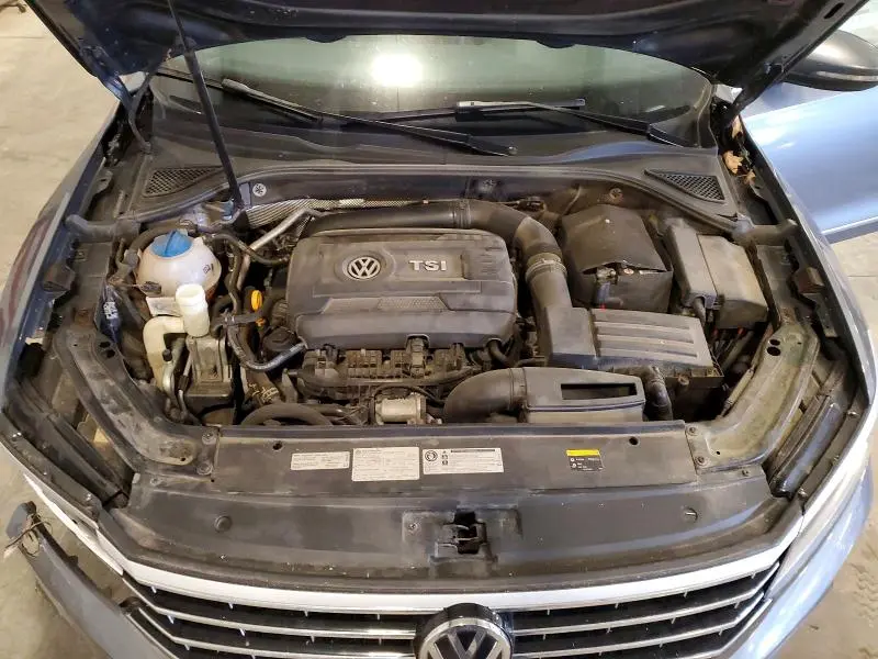 2017 VOLKSWAGEN PASSAT SE  