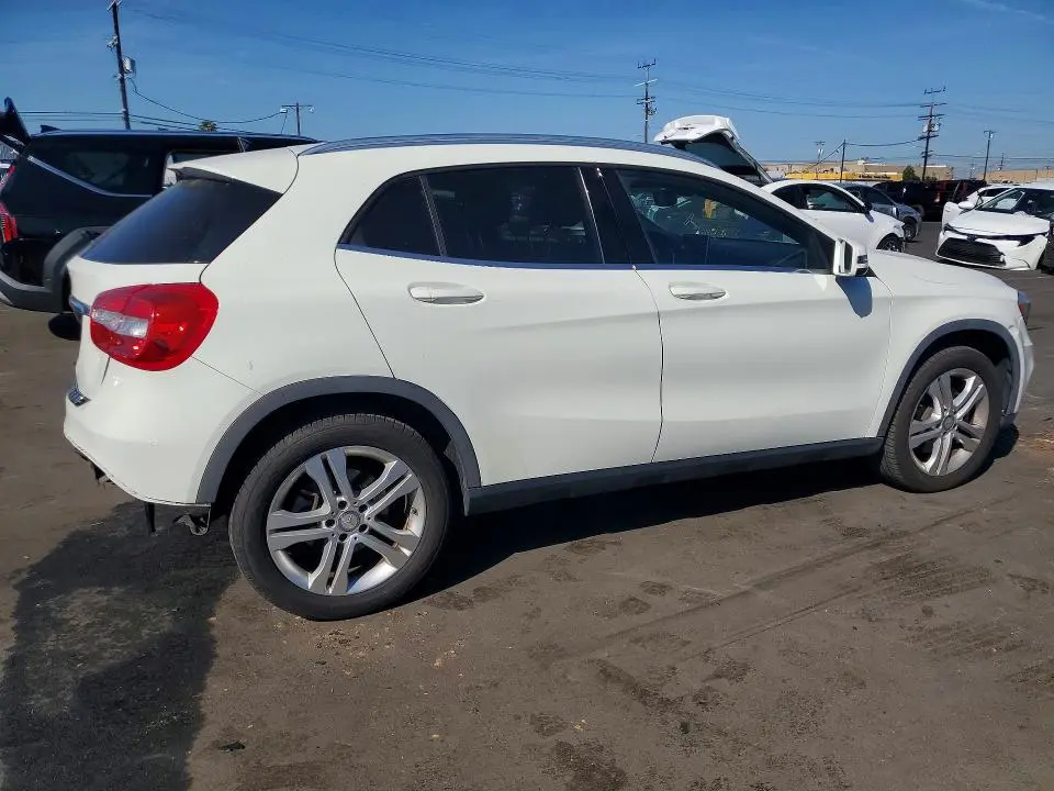 2017 MERCEDES-BENZ GLA 250  