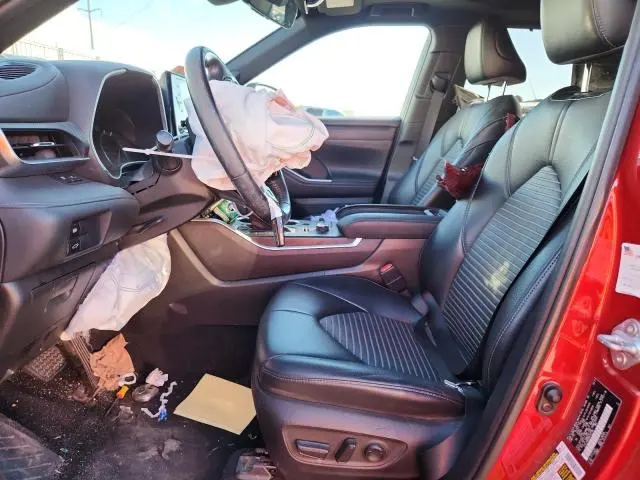 2021 TOYOTA HIGHLANDER XSE  