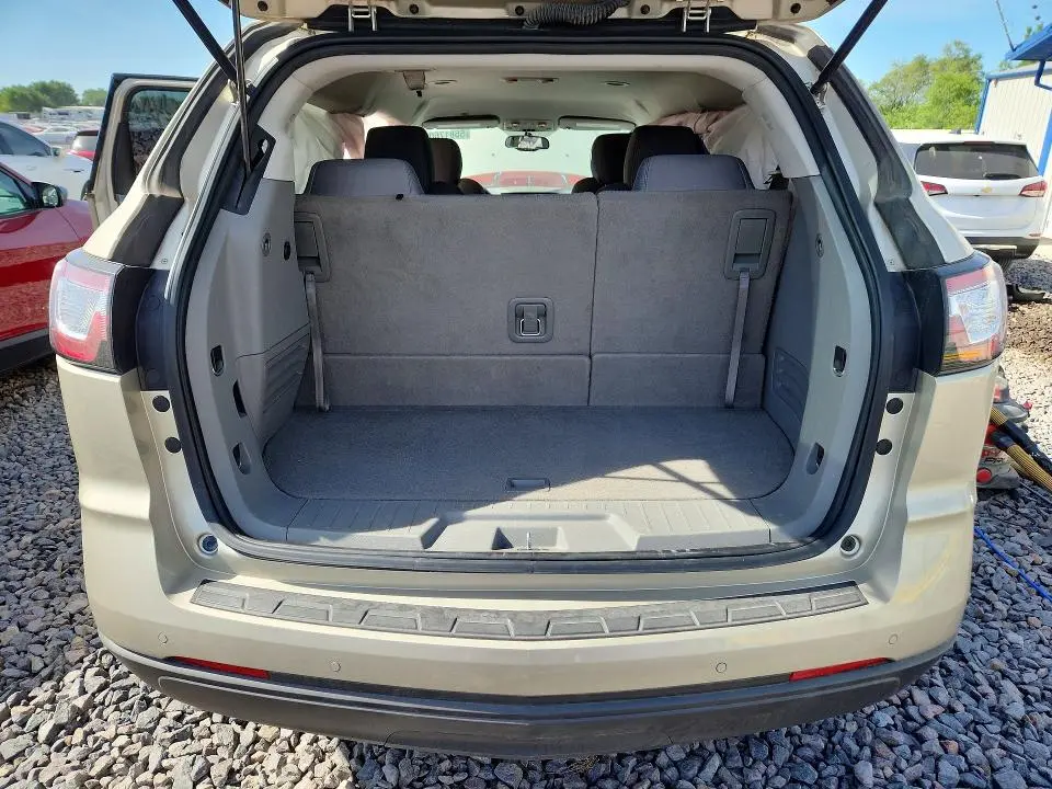 2016 CHEVROLET TRAVERSE LT  