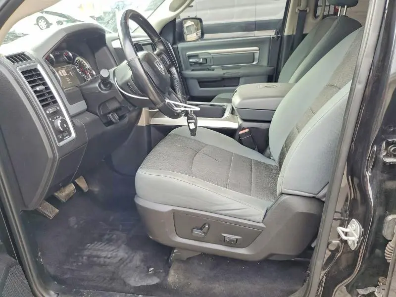 2017 RAM 1500 SLT  