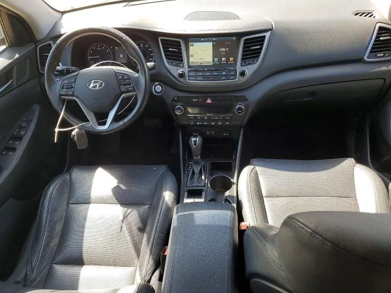 2017 HYUNDAI TUCSON SE PLUS  