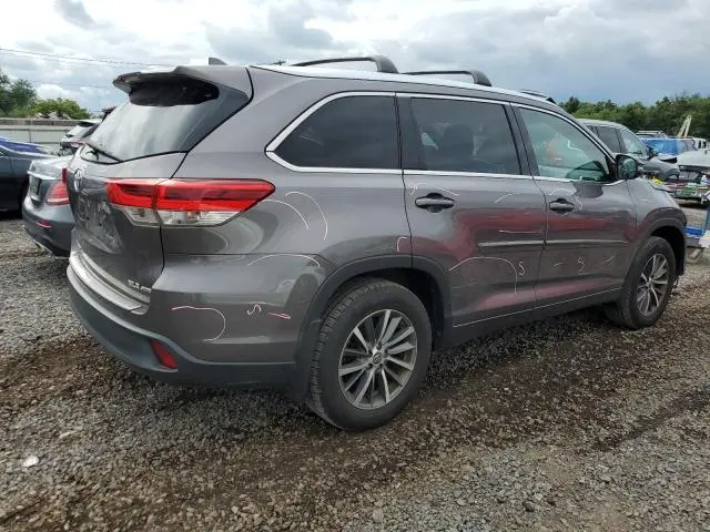 2018 TOYOTA HIGHLANDER SE  