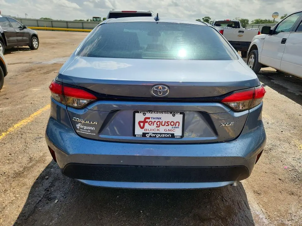 2020 TOYOTA COROLLA XLE  