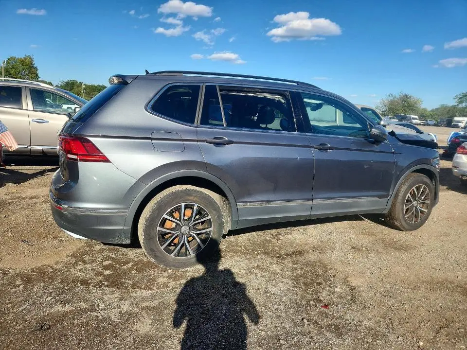 2021 VOLKSWAGEN TIGUAN SE  